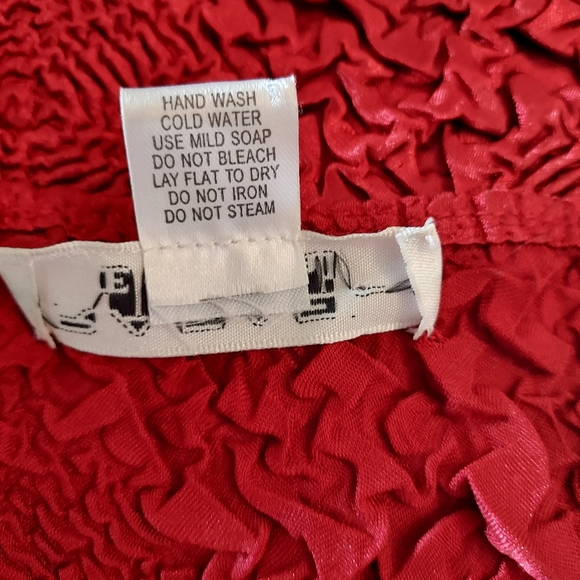 RAFAEL Essential Poly Stretch Rouching Top with Red Sequins. - Picture 8 of 10